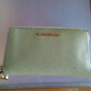 NWOT Michael Kors Wallet/Wristlet